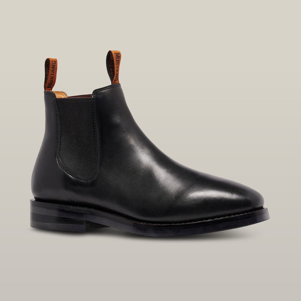 Mustang Signature Pull-up Leather Boot - Black