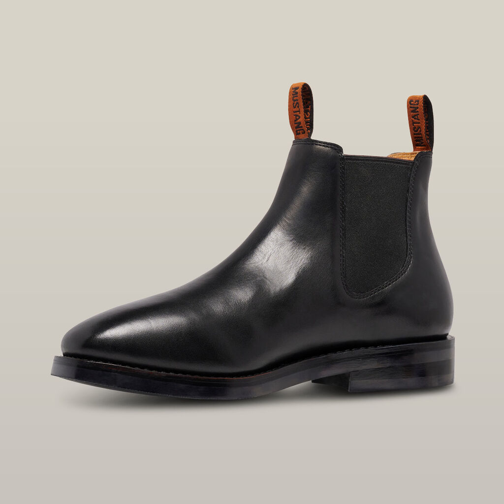 Mustang Signature Pull-up Leather Boot - Black