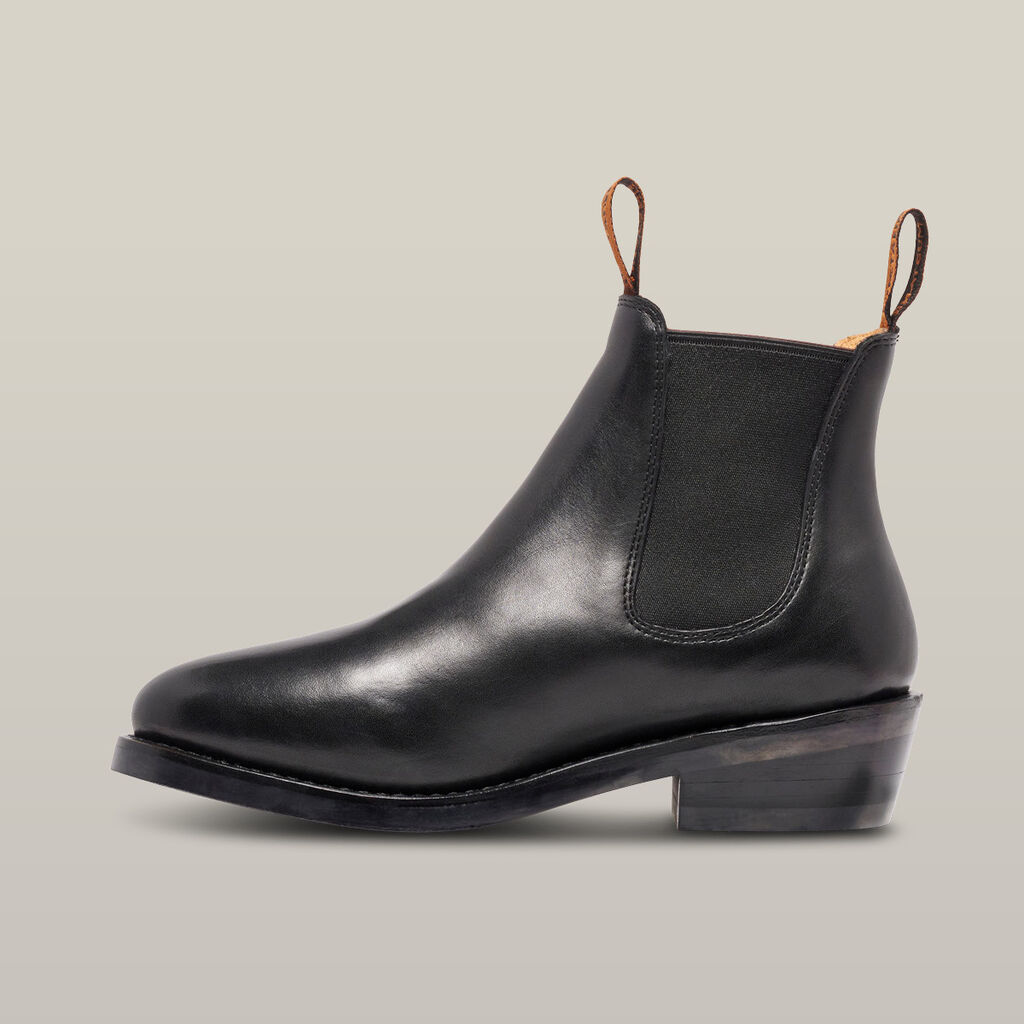Women's Mustang Signature Pull-up Leather Boot - Black