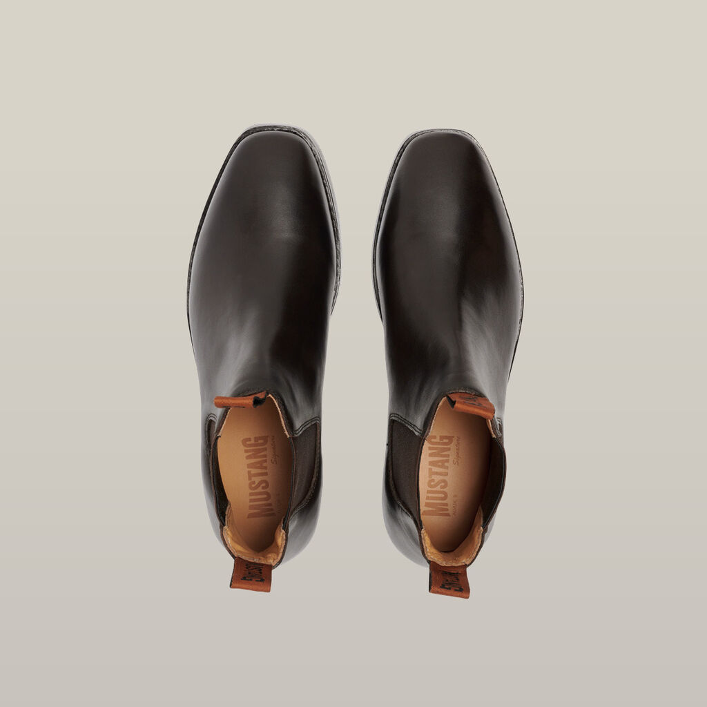 Mustang Signature Pull-up Leather Boot - Brown